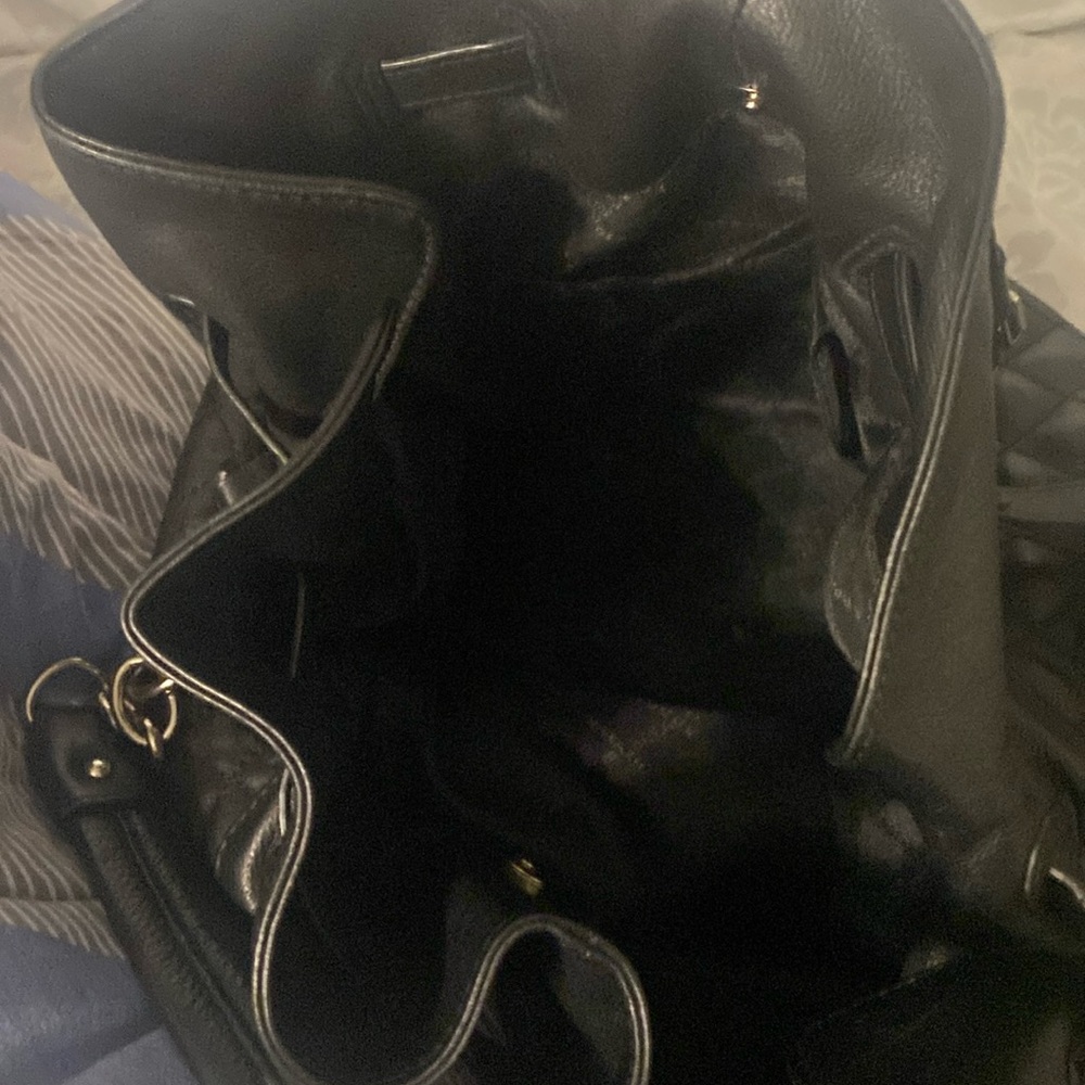 Black BCBG crossbody purse hardly ever been worn in great condition